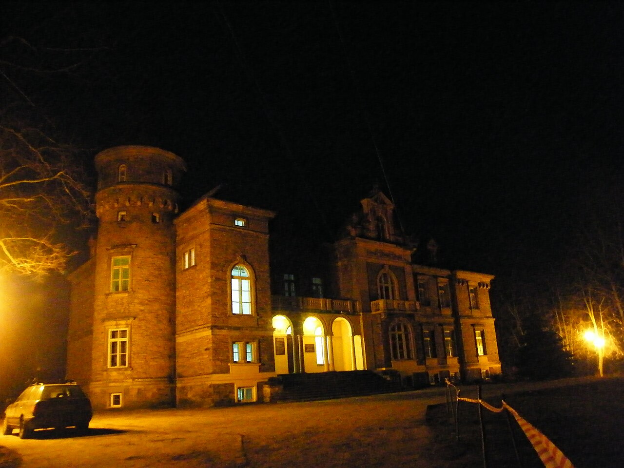 Pałac Dobieckich w Łopusznie