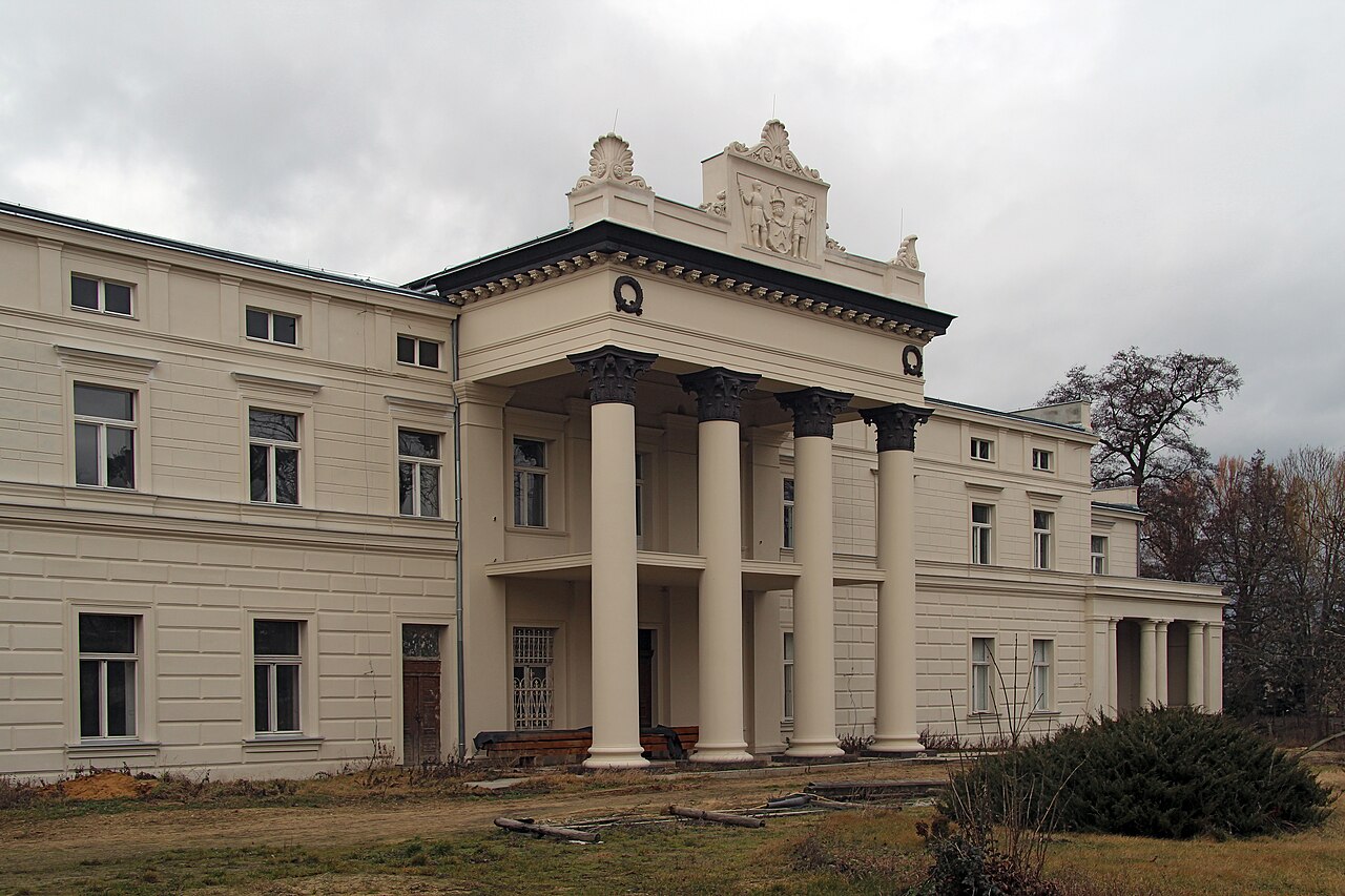 Pałac w Głuchowie nad Jeziorką
