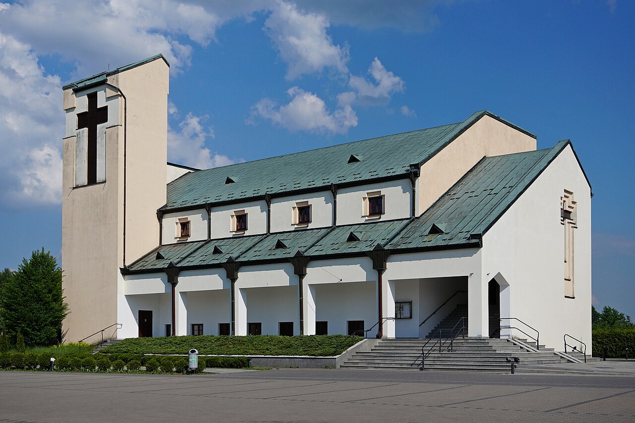 Mroków — stara wieś przy trakcie